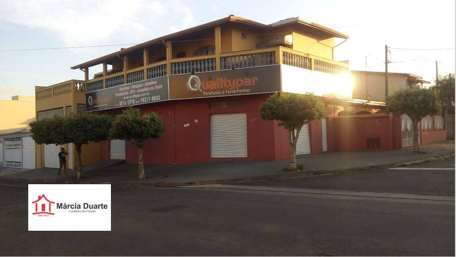 Casa à venda com 3 quartos, 310m² - Foto 1