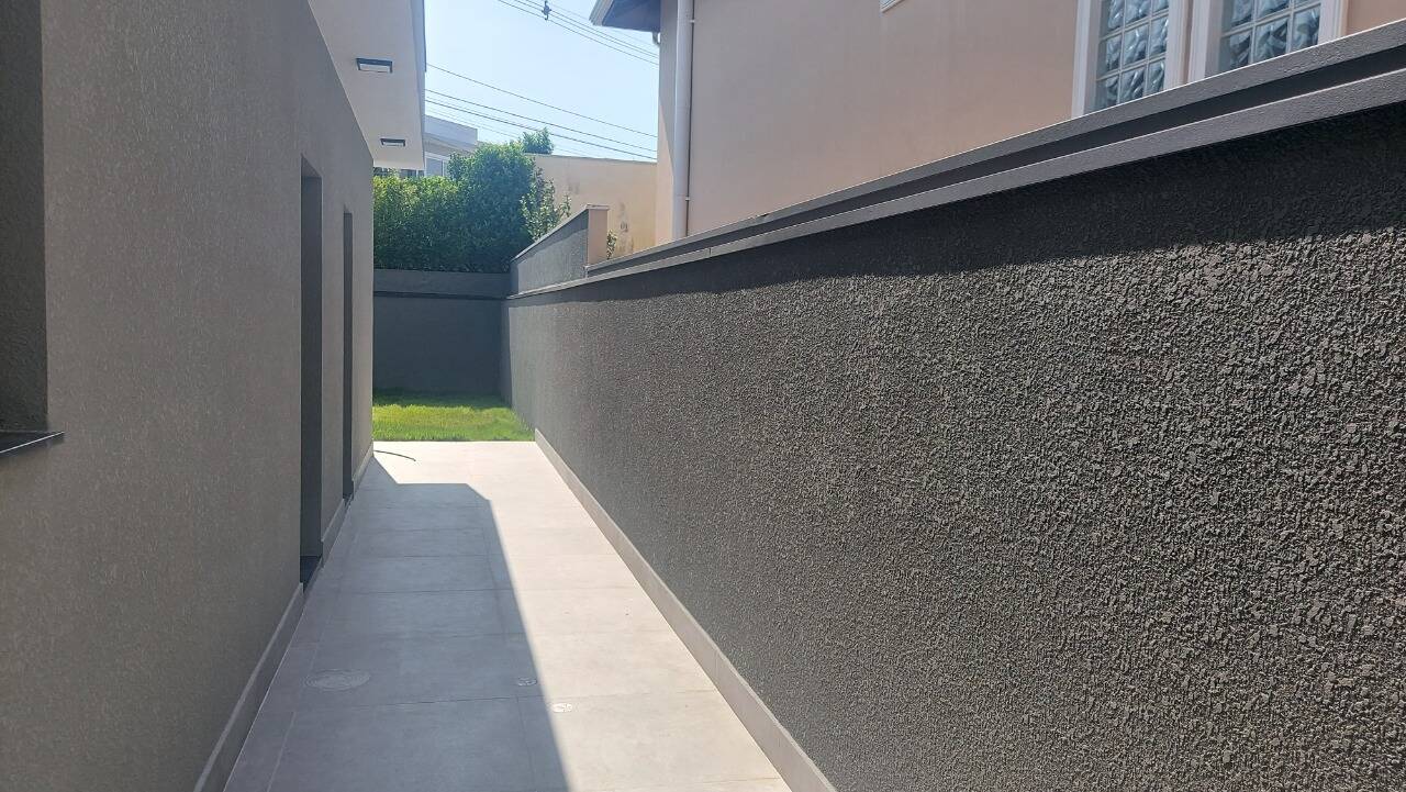 Casa à venda com 3 quartos, 340m² - Foto 2