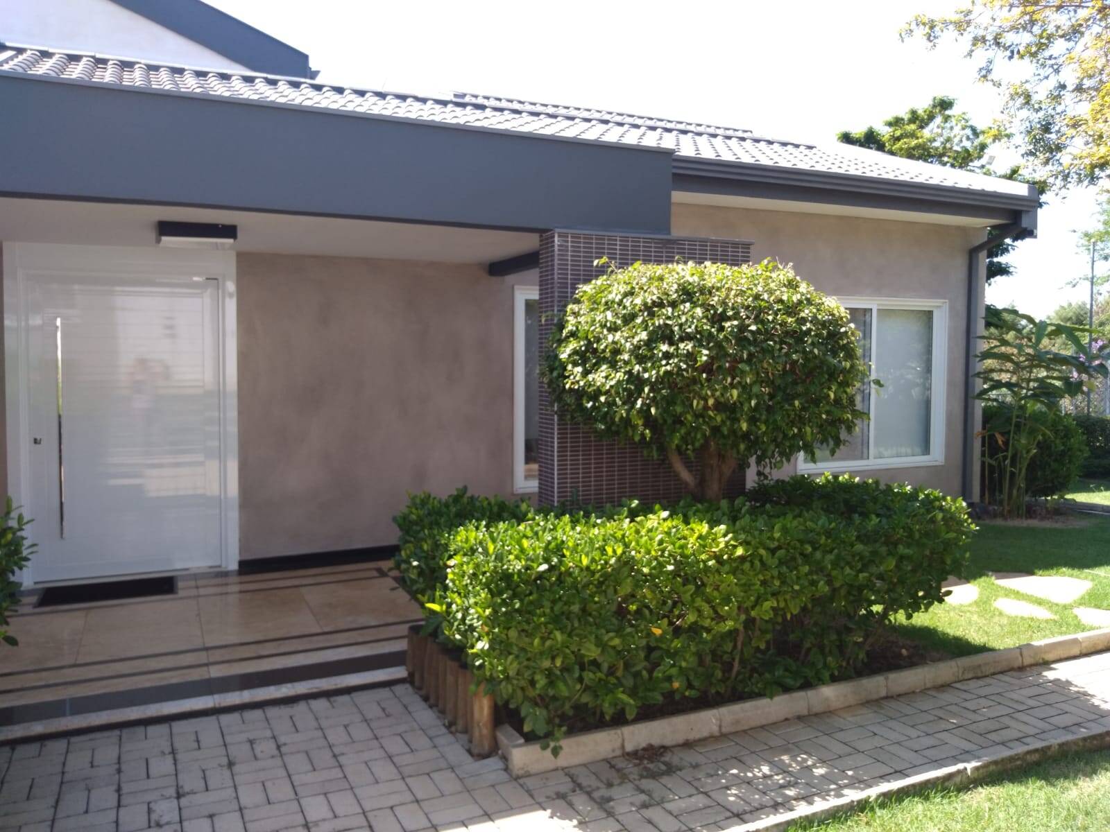 Chácara à venda com 7 quartos, 2200m² - Foto 1