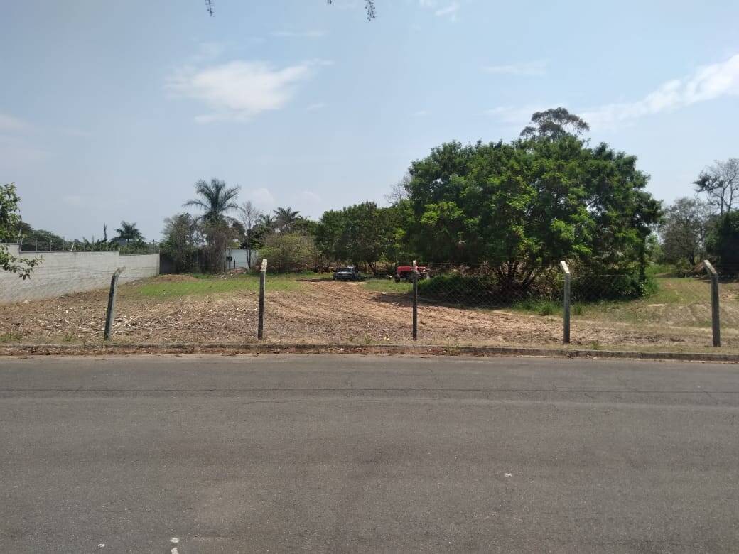 Terreno á Venda no Condomínio Vale das Laranjeiras