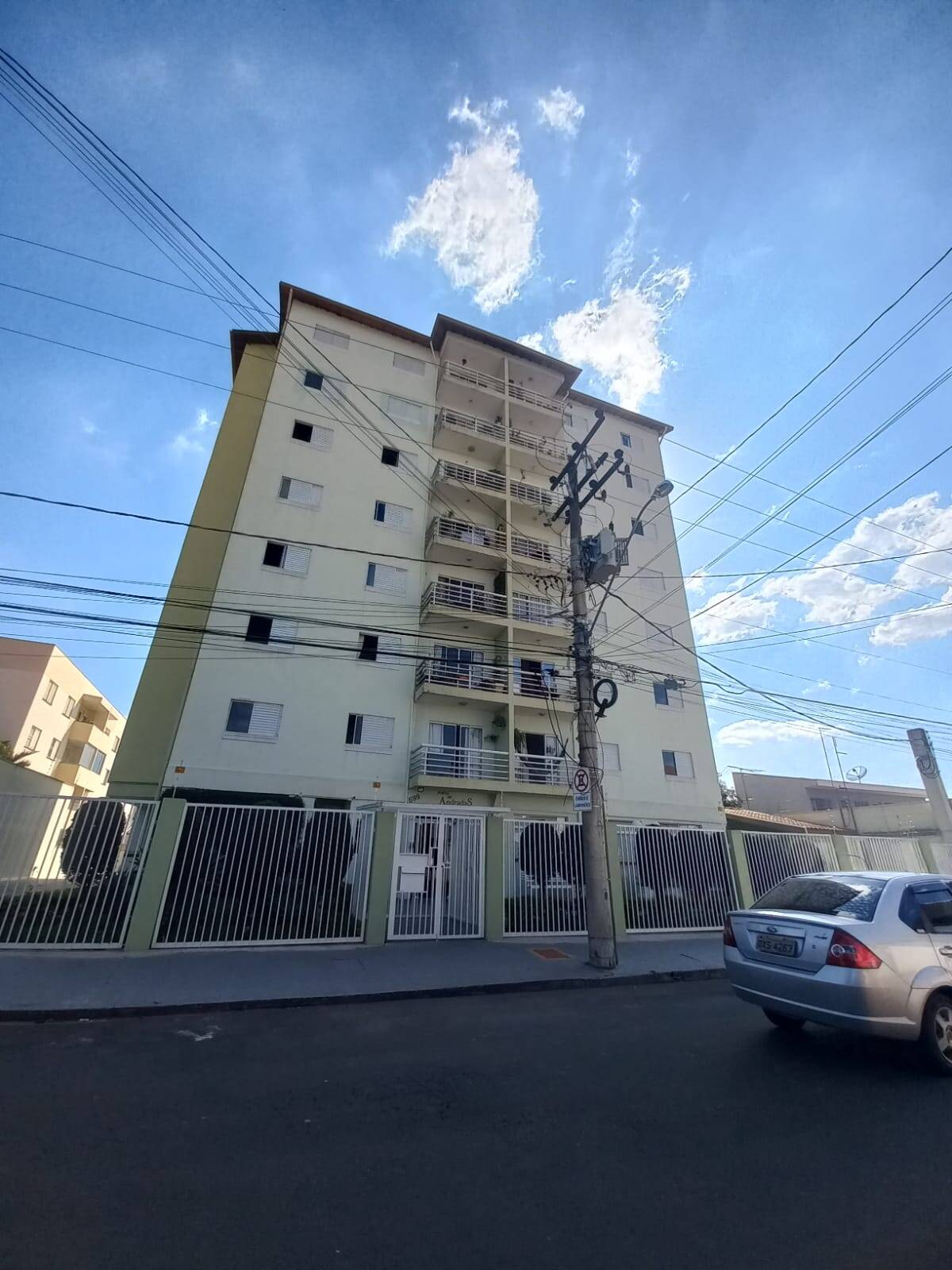 Apartamento à venda com 3 quartos, 1m² - Foto 1