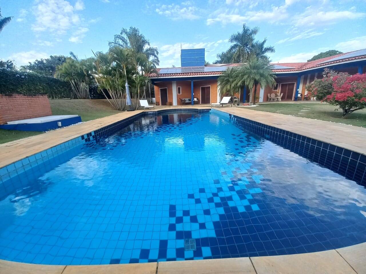 Casa de Condomínio à venda com 5 quartos, 646m² - Foto 1