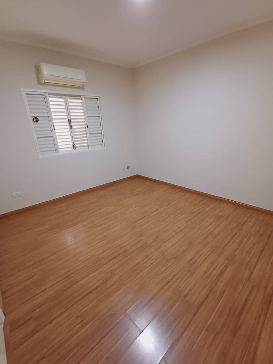 Casa para alugar com 3 quartos, 190m² - Foto 8
