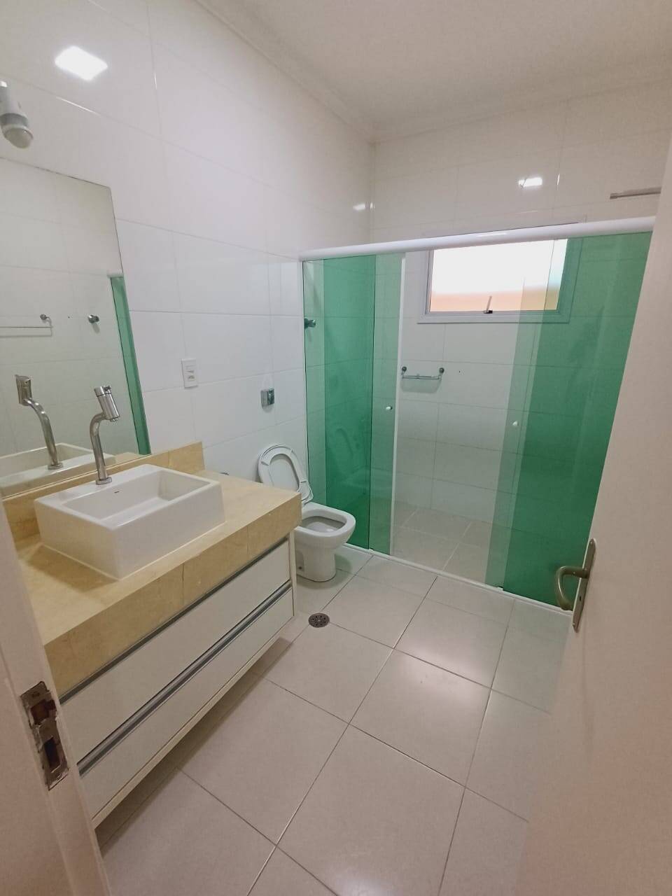 Casa para alugar com 3 quartos, 190m² - Foto 10